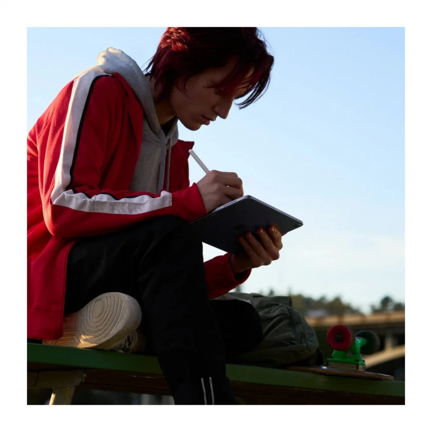 10,9-inčni iPad Air 5 Wi-Fi + Cellular 256GB - Starlight