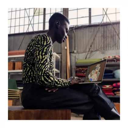 13-inčni MacBook Air M3 sa 8-jezgarnim CPU-om, 8-jezgarnim GPU-om, 8GB objedinjene memorije i 512 SSD-om - Space Gray