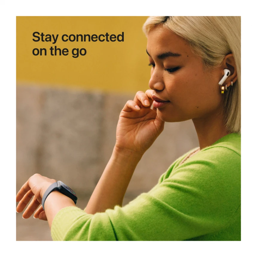 Apple Watch SE 3 GPS 44mm Starlight Aluminium Case with Starlight Sport Band - M/L